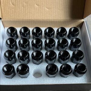Black Lug Nuts  - Wheel Parts/Accessories -